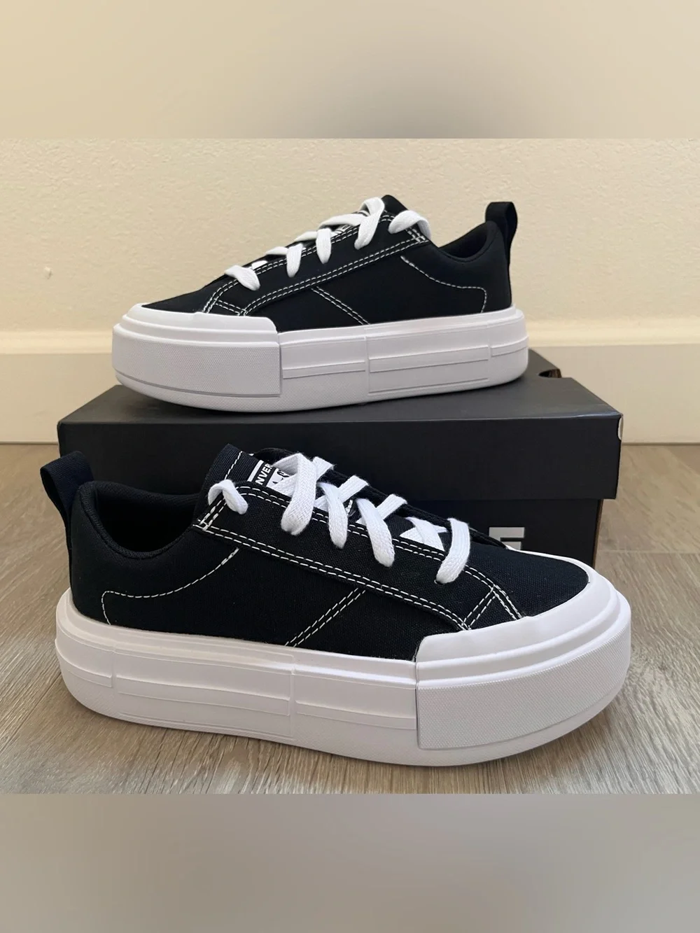 Converse Kids Black and White Platform Low-Top Sneakers